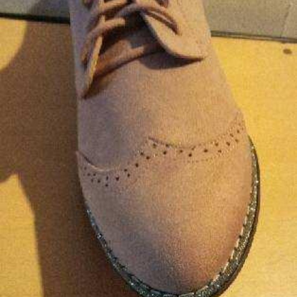 Shoes - Picture 3 of 6